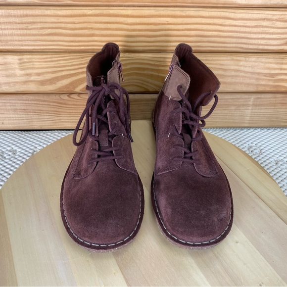Clarks Tamitha Key Brown Leather/Suede Chukka Ankle Boots Booties Women's 9.5 US - Picture 2 of 10